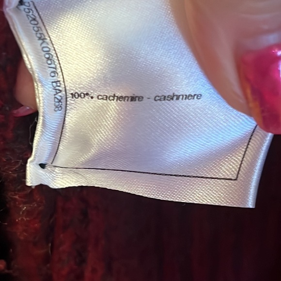Chanel cashmere sweater - Picture 9 of 13